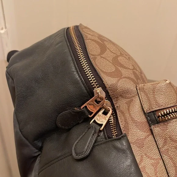 Coach, please check all picture of condition - Picture 11 of 16